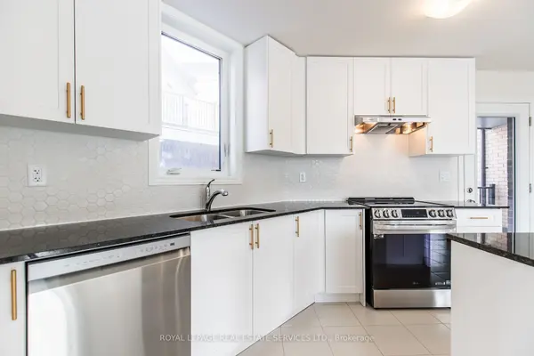 3289 Sixth Line #Unit 2, Oakville, ON L6H 0Z6