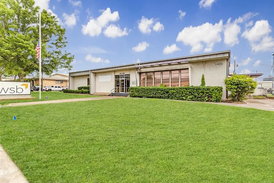 1485 N Main Street, Paris, TX 75460