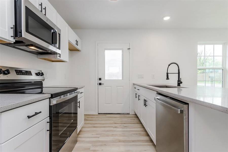 308 S 3rd, Bonham, TX 75418