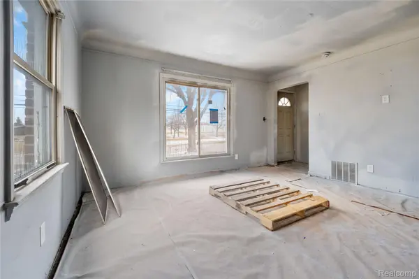 33619 Forest ST, Wayne, MI 48184