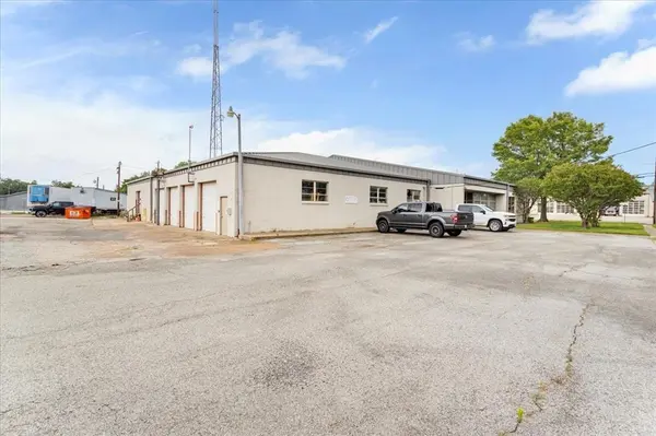 1485 N Main Street, Paris, TX 75460