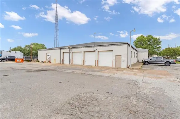 1485 N Main Street, Paris, TX 75460