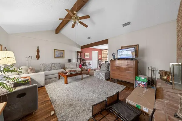 3904 Bandera Drive, De Cordova, TX 76049