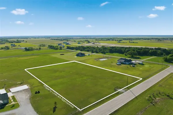 182 Grassey Way, Elm Mott, TX 76640