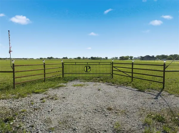 182 Grassey Way, Elm Mott, TX 76640