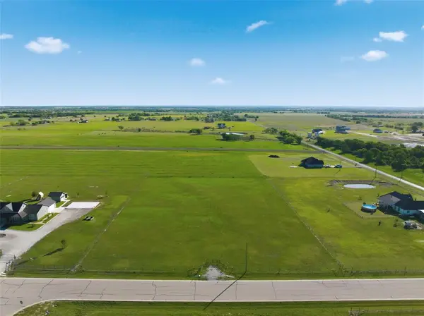 182 Grassey Way, Elm Mott, TX 76640