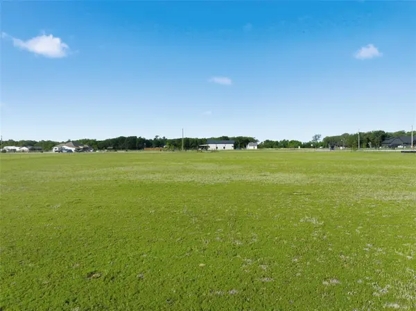 182 Grassey Way, Elm Mott, TX 76640