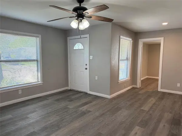 2218 N Farola Drive, Dallas, TX 75228