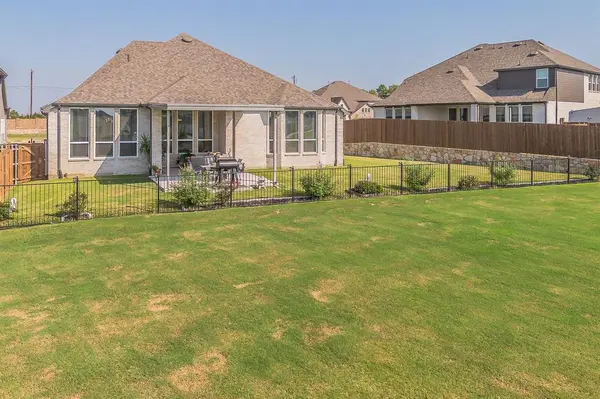 2214 Desmond Drive, Forney, TX 75126