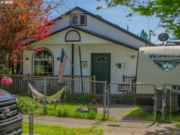 420 WILLOW ST, Myrtle Point, OR 97458