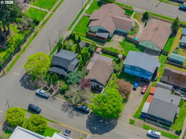 420 WILLOW ST, Myrtle Point, OR 97458