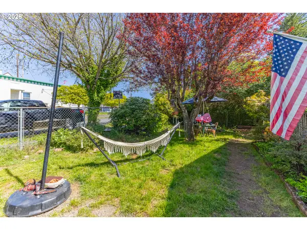 420 WILLOW ST, Myrtle Point, OR 97458