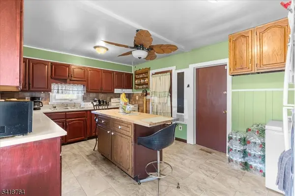 21 Buttonwood Dr, Ewing Twp., NJ 08638