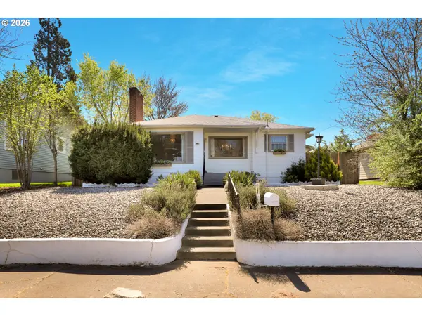 1214 E 11TH ST, The Dalles, OR 97058