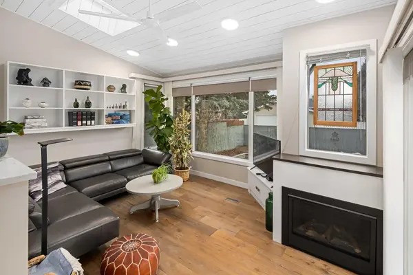 5689 Brenner CRES NW, Calgary, AB T2L 1Z3