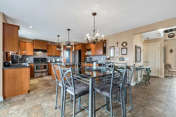 43 Sheep River HTS, Okotoks, AB T1S 2A1