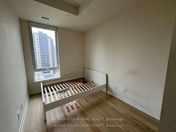 17 Dundonald ST #805, Toronto C08, ON M4Y 0E4