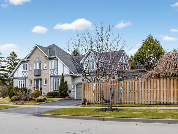 1854 Brookshire SQ, Pickering, ON L1V 5E9