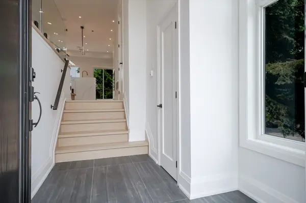 108 Park ST, Toronto E06, ON M1N 2P1