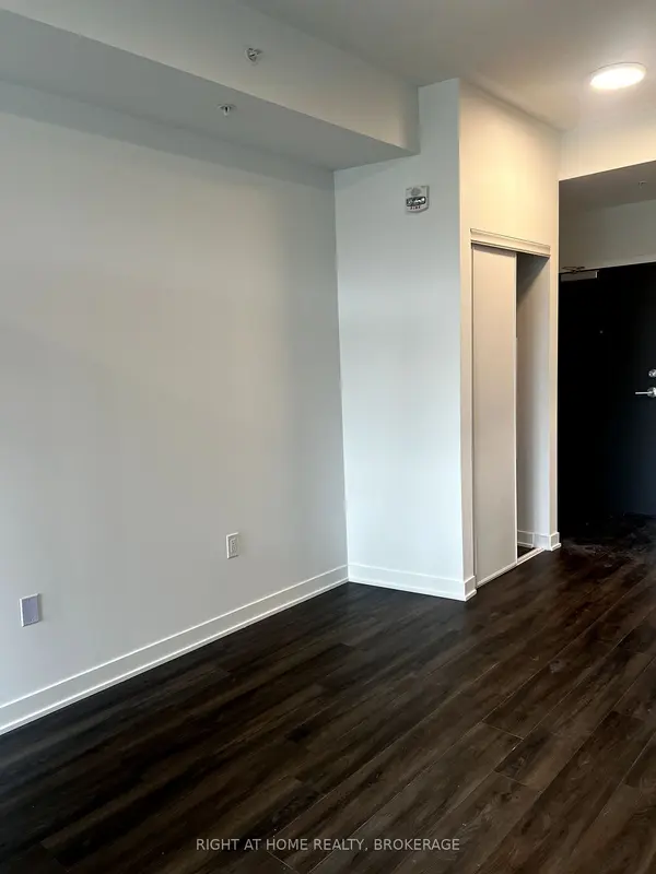 385 Arctic Red DR #316, Oshawa, ON L1L 0H8