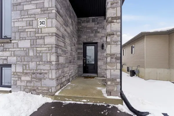 242 Glen Nora DR, Cornwall, ON K6H 0H6