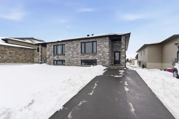 242 Glen Nora DR,  Cornwall,  ON K6H 0H6