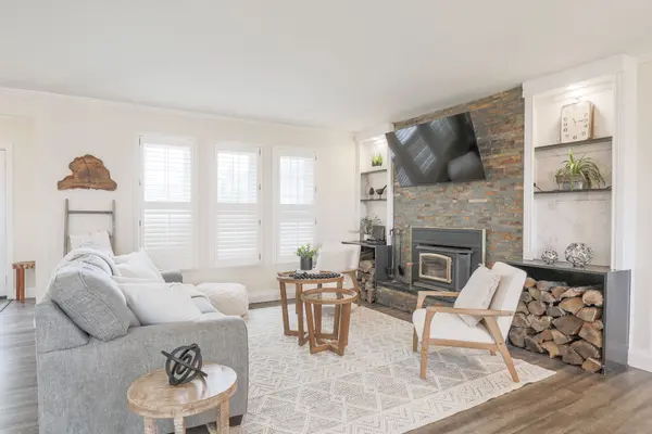 30 O'Reilly LN, Kawartha Lakes, ON K0M 2C0