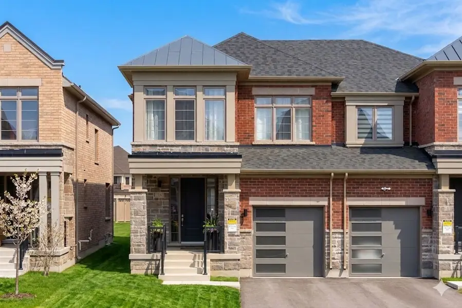 15 Lazarette LN, East Gwillimbury, ON L9N 0V6