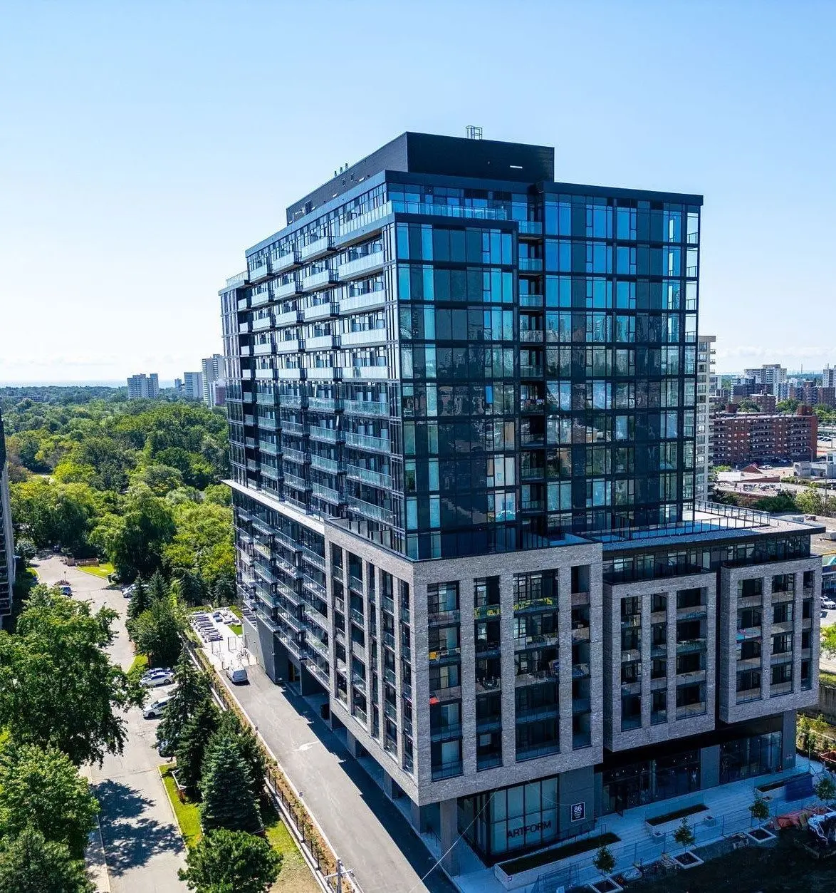 86 Dundas ST E #725, Mississauga, ON L5A 0B1