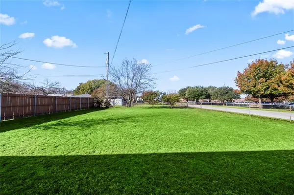 1811 N Mcdonald Avenue, Decatur, TX 76234