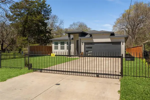 2735 Prosperity Avenue, Dallas, TX 75216