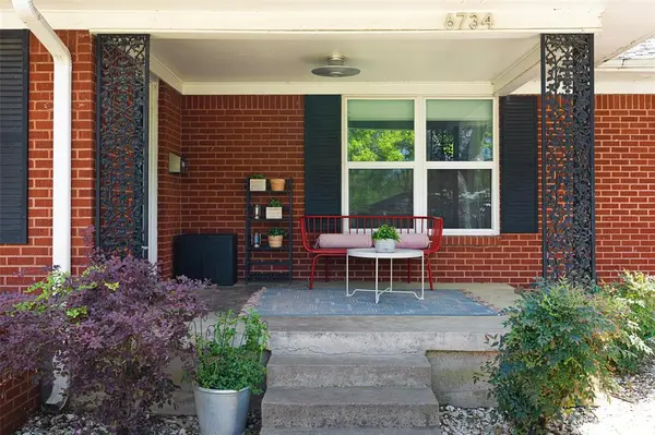 6734 Blessing Drive, Dallas, TX 75214