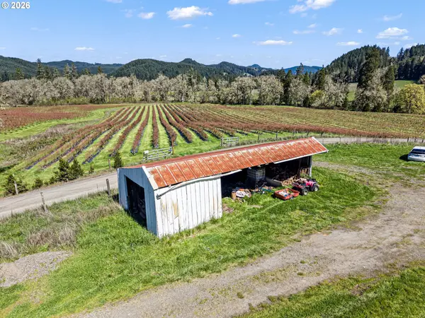 355 BANKS CREEK RD, Sutherlin, OR 97479