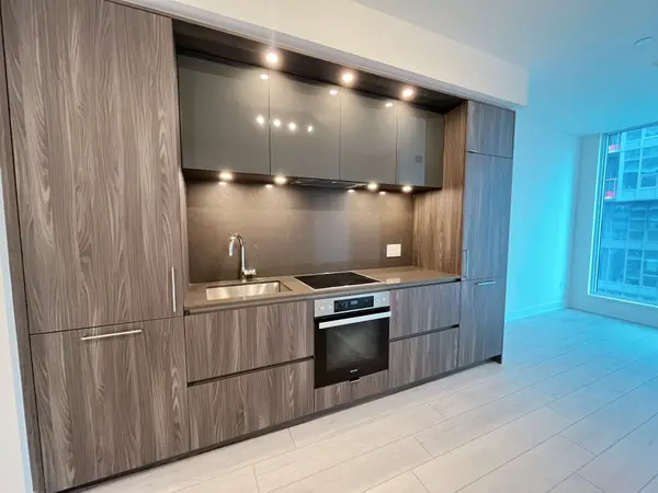 35 Mercer ST #1915, Toronto C01, ON M5V 1H2