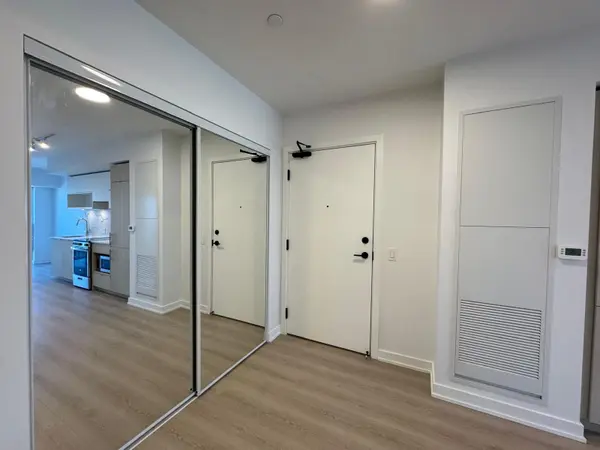 100 Queen ST E #1015, Toronto C08, ON M5C 0B5