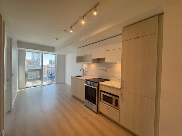 100 Queen ST E #1209, Toronto C08, ON M5C 0B5