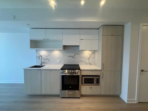 100 Queen ST E #1209, Toronto C08, ON M5C 0B5