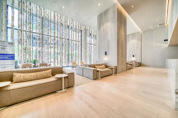 138 Downes ST #6807, Toronto C08, ON M5E 0E4