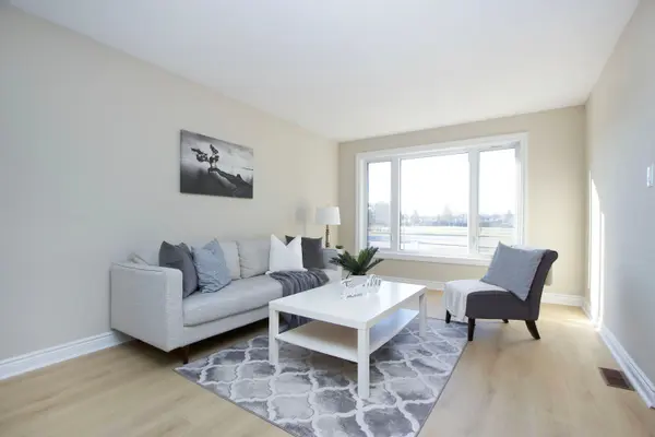 77 Devondale ST, Clarington, ON L1E 2A1