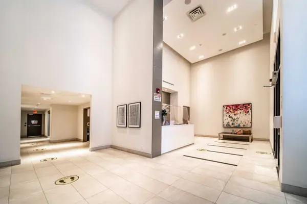 510 Curran PL #2802, Mississauga, ON L5B 0J8