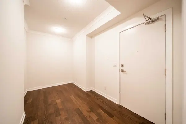 510 Curran PL #2802, Mississauga, ON L5B 0J8