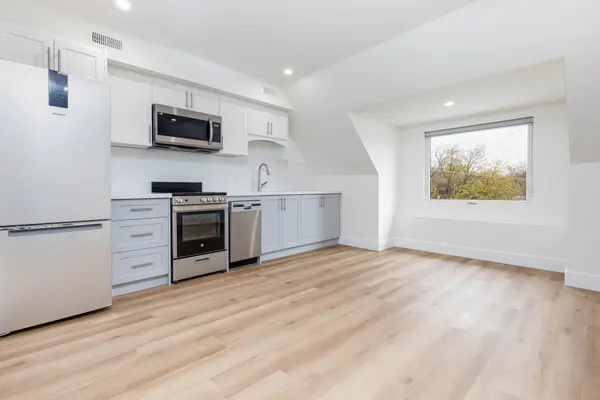 1502 Dufferin ST #3rd Flr, Toronto W02, ON M6H 3L4