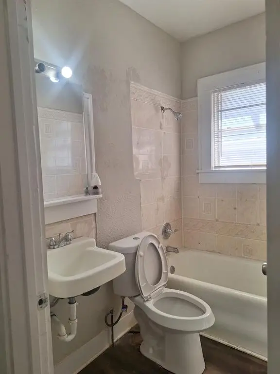 3725 Avenue K, Fort Worth, TX 76105