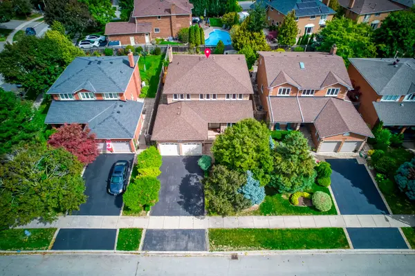 1394 Peartree CIR, Oakville, ON L6M 2J1