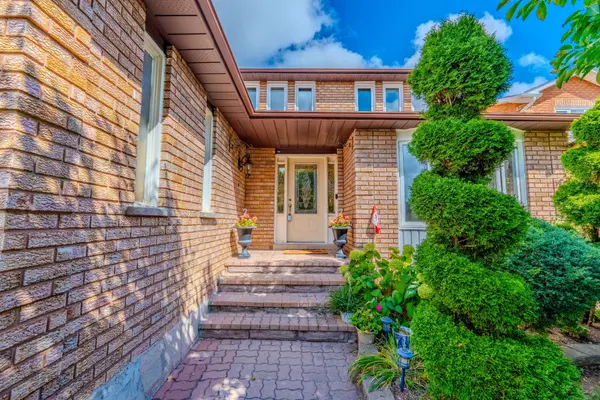 1394 Peartree CIR, Oakville, ON L6M 2J1