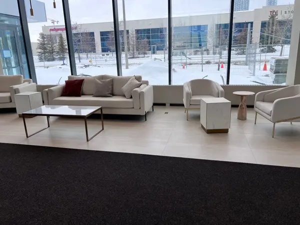 38 Honeycrisp CRES #603, Vaughan, ON L4K 0M8