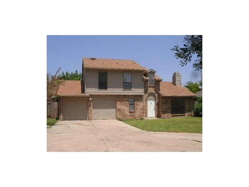 6733 Dandelion Drive, Fort Worth, TX 76137