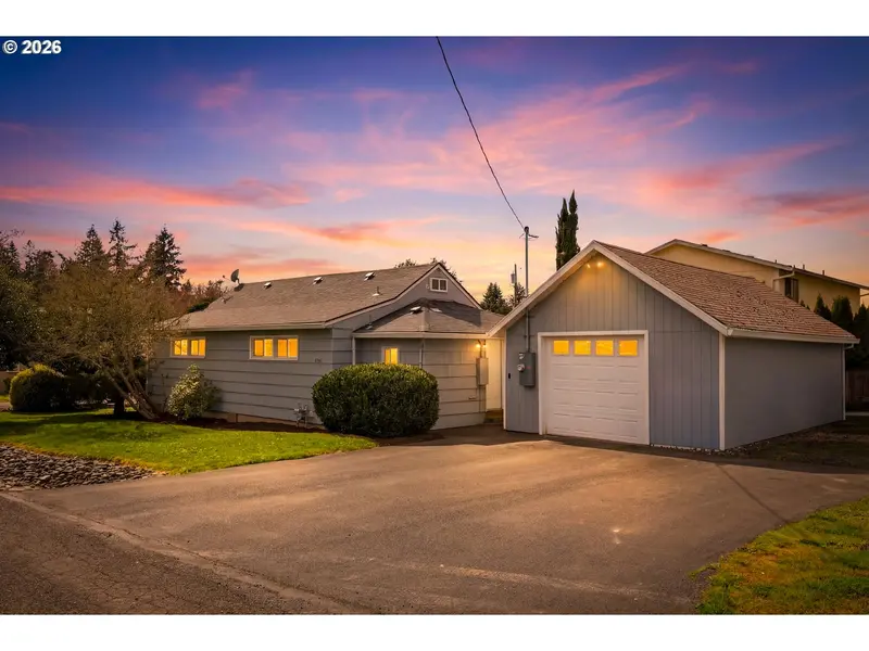 896 5th ST, Lafayette, OR 97127