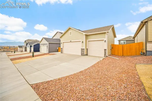 11864 Lost Peak LN, Colorado Springs, CO 80925