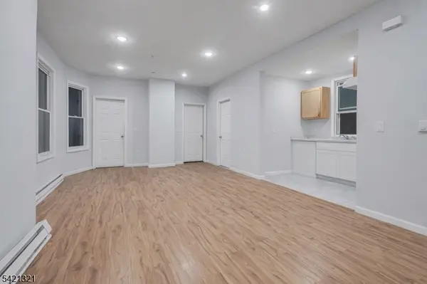 90 Park Ave, Paterson City, NJ 07501